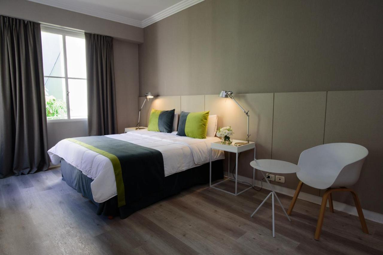Quarto Deluxe com Cama de Casal ou 2 de Solteiro